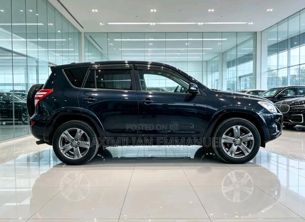 Toyota RAV4 2011 Black