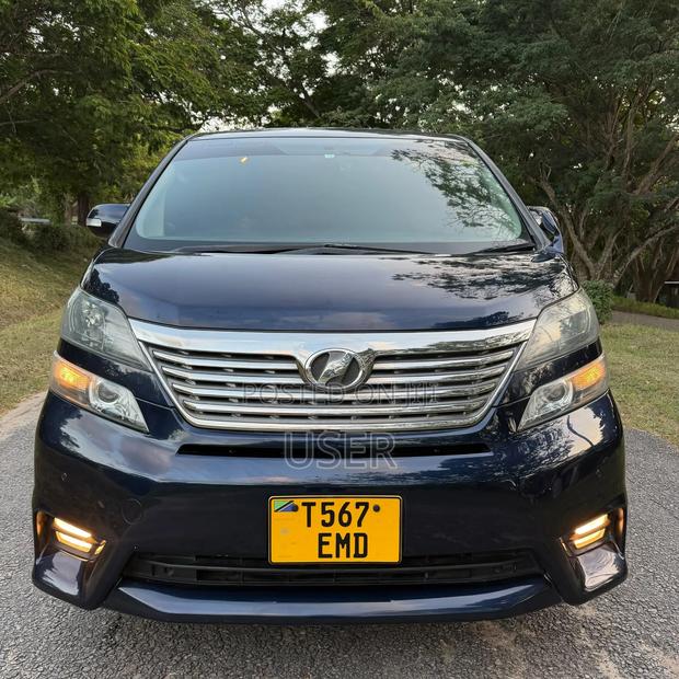 Toyota Vellfire 2011 Blue