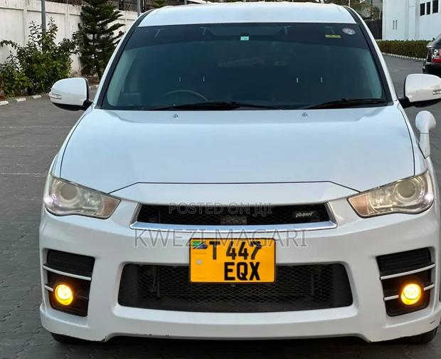 Mitsubishi Outlander 2012 White