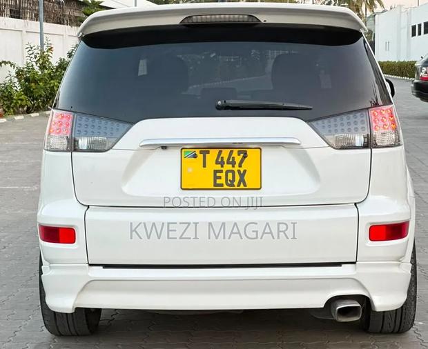 Mitsubishi Outlander 2012 White