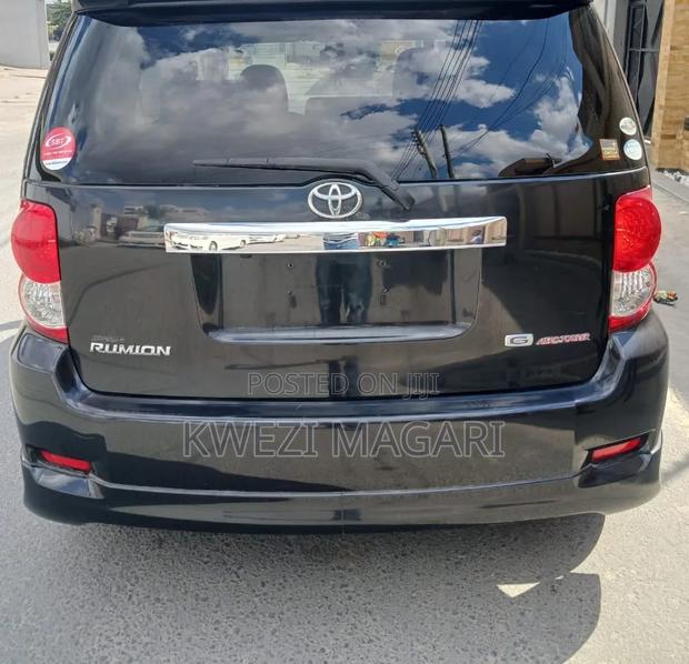 Toyota Corolla Rumion 2009 Black