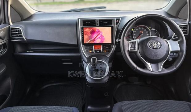 Toyota Ractis 2012 Black