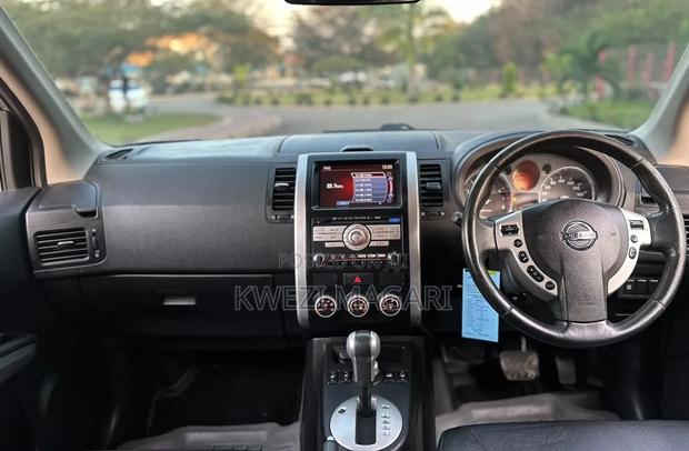 Nissan X-Trail 2010 Silver