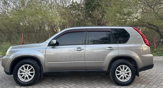 Nissan X-Trail 2010 Silver