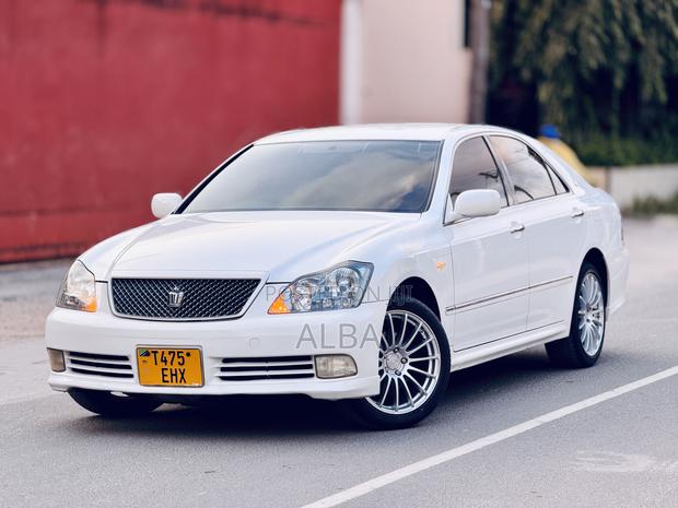 Toyota Crown Royale 2005 Pearl