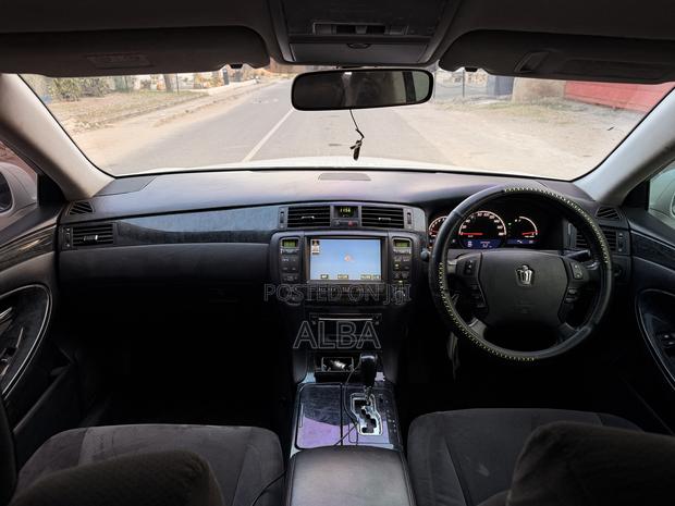 Toyota Crown Royale 2005 Pearl