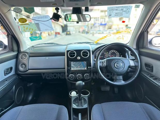 Mazda Verisa 2009