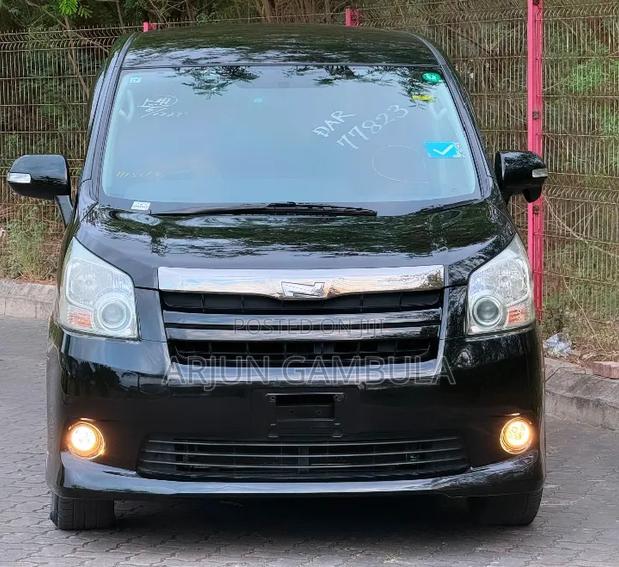 Toyota Noah 2009 Black