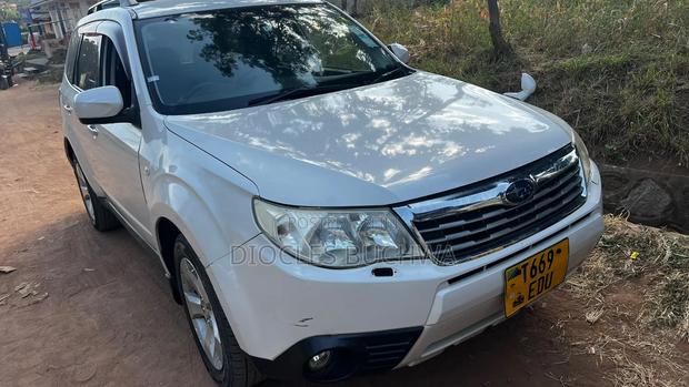 Subaru Forester 2009 White
