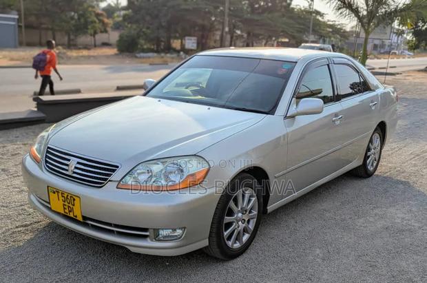 Toyota Mark II 2004 Silver