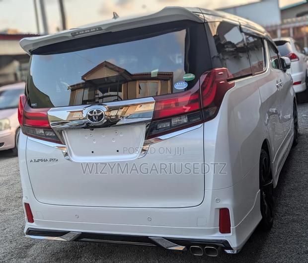 Toyota Alphard 2016 Teal