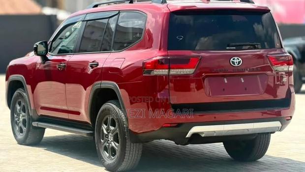 Toyota Land Cruiser 2025 Maroon