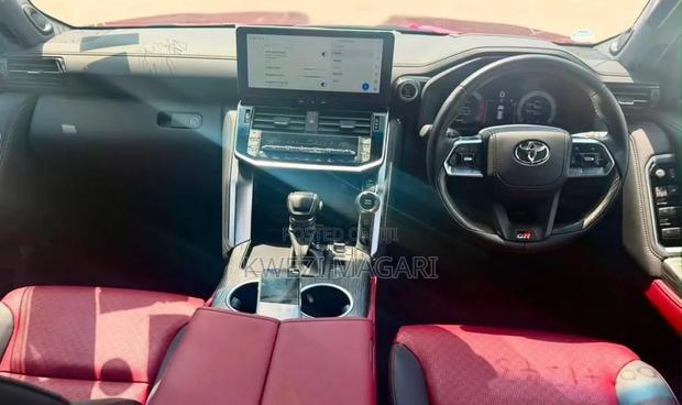 Toyota Land Cruiser 2025 Maroon