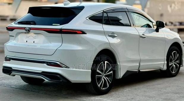 Toyota Harrier 2021 White