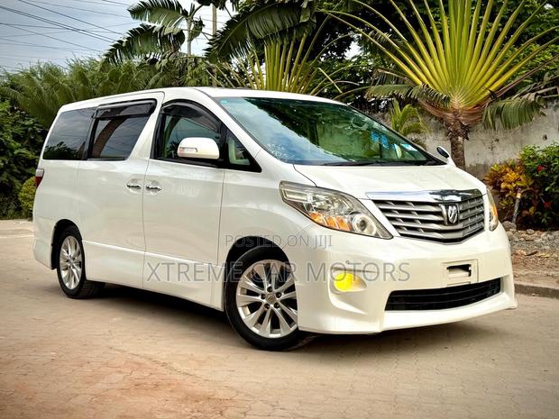 Toyota Alphard 2010 White