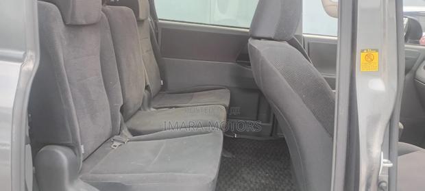 Toyota Noah 2009 Gray