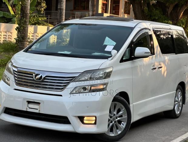 Toyota Vellfire 2011 White