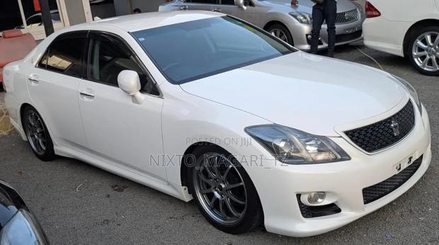 Toyota Crown 2009 Off white
