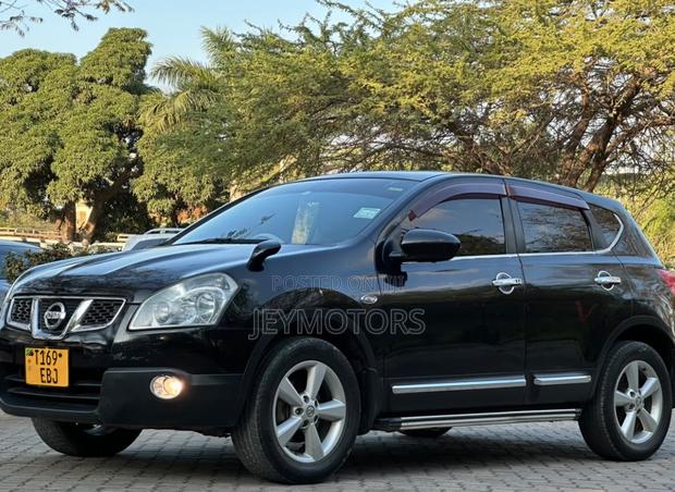 Nissan Dualis 2011 Black
