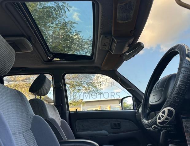 Toyota Hilux Surf 2004 Blue
