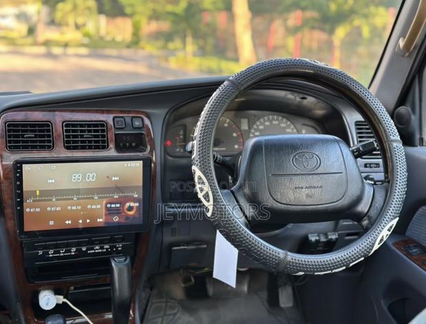 Toyota Hilux Surf 2004 Blue