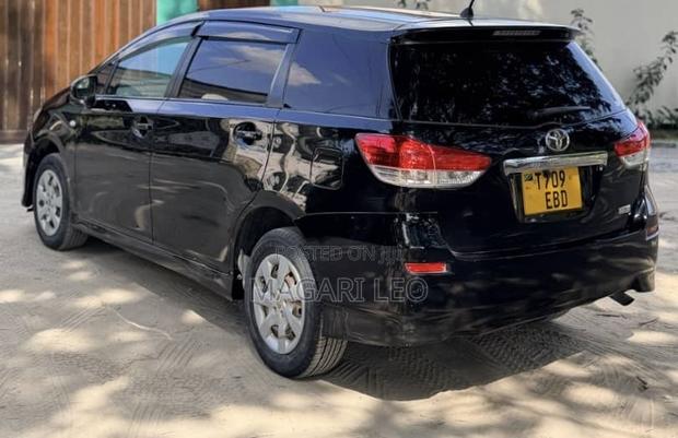 Toyota Wish 2010 Black