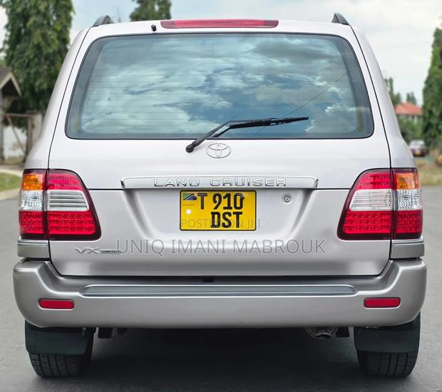 Toyota Land Cruiser 2000 Silver