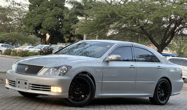 Toyota Crown 2005 Silver