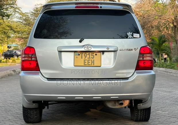 Toyota Kluger 2006 Silver