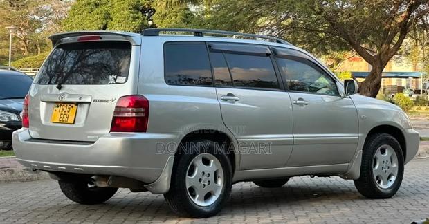 Toyota Kluger 2006 Silver