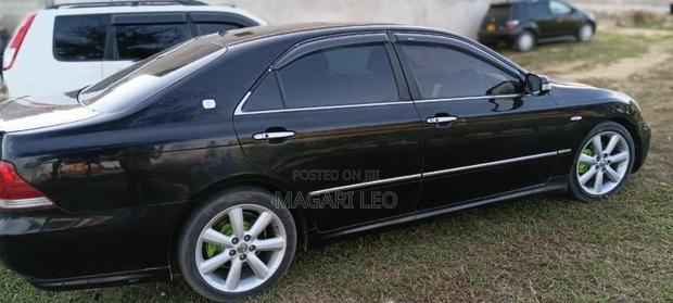 Toyota Crown Royale 2005 Black