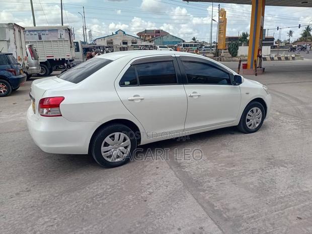 Toyota Belta 2006 White