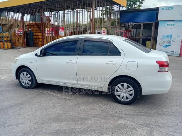 Toyota Belta 2006 White