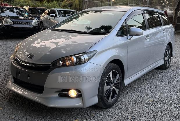 Toyota Wish 2012 Silver