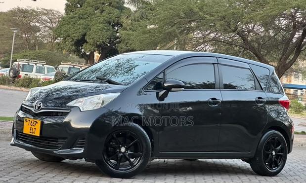 Toyota Ractis 2012 Black