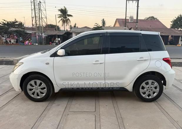 Toyota IST 2004 White