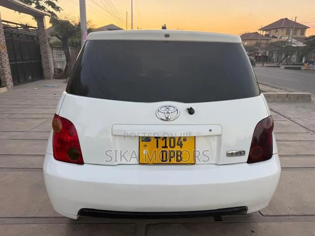 Toyota IST 2004 White