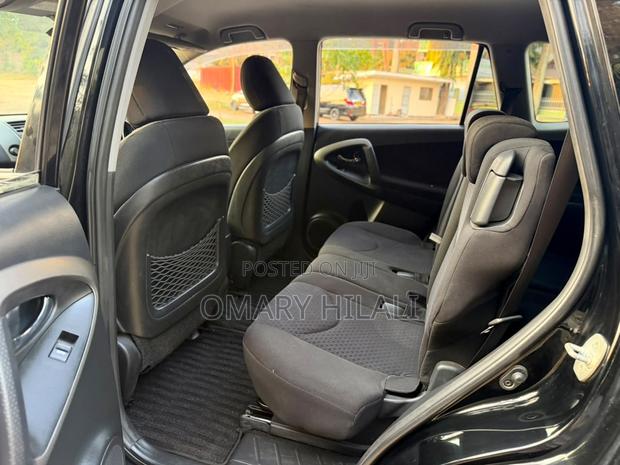 Toyota Vanguard 2011 Black