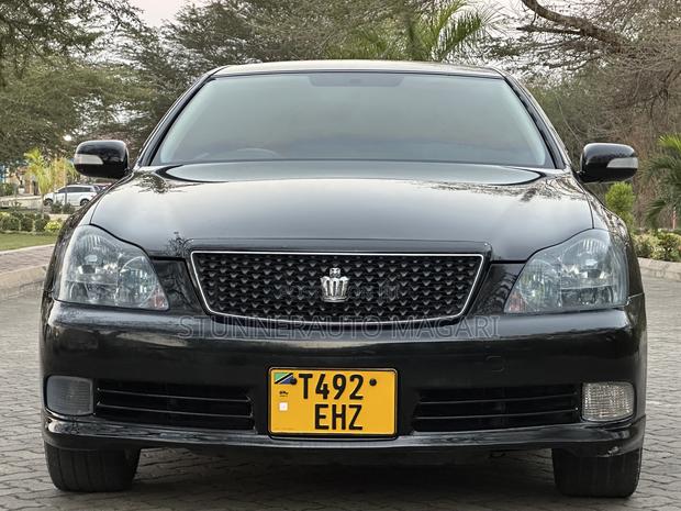 Toyota Crown Royale 2005 Black