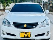 Toyota Crown 2010 White for sale