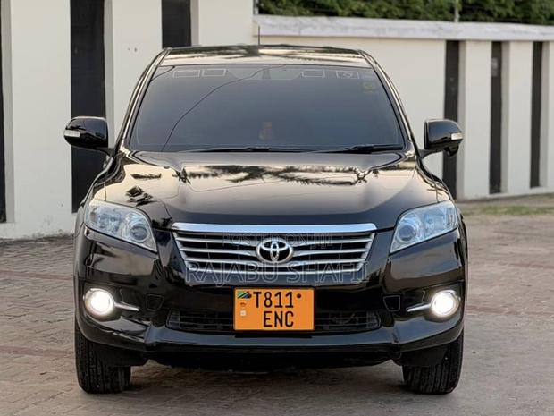 Toyota Vanguard 2010 Black
