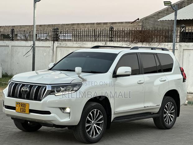 Toyota Land Cruiser Prado 2019 White