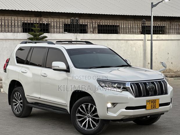 Toyota Land Cruiser Prado 2019 White