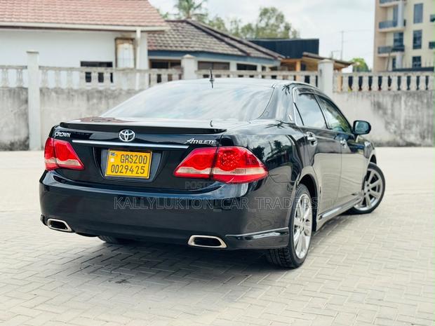 Toyota Crown 2009 Black