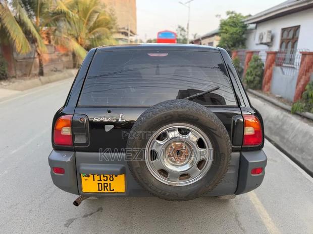 Toyota RAV4 1999 Black