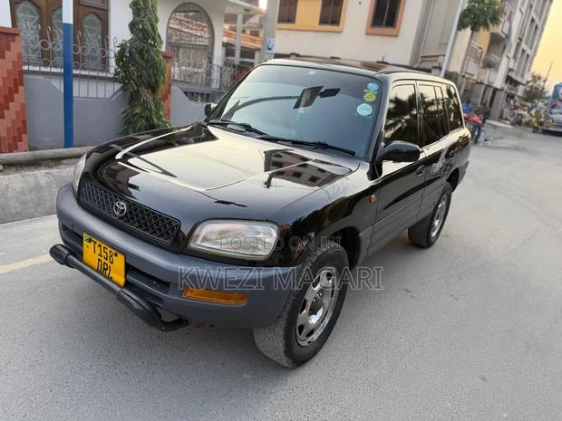 Toyota RAV4 1999 Black