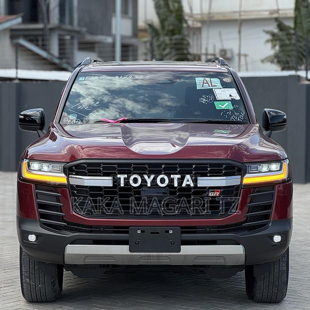 New Toyota Land Cruiser 2025 Red