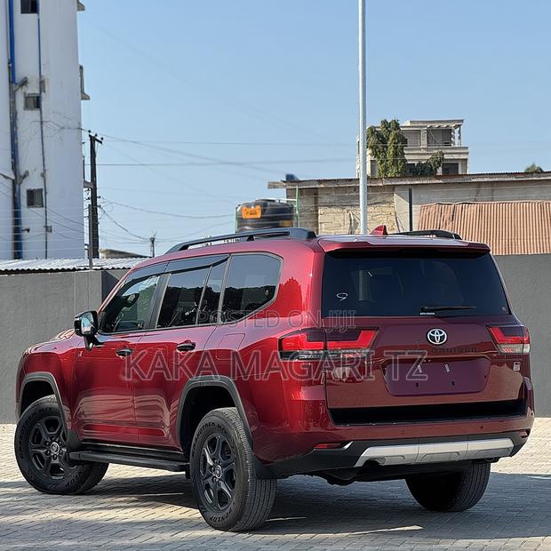 New Toyota Land Cruiser 2025 Red