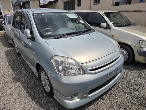 Toyota Raum 2010 Green
