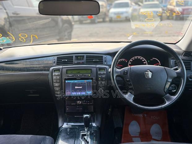 Toyota Crown 2005 Black